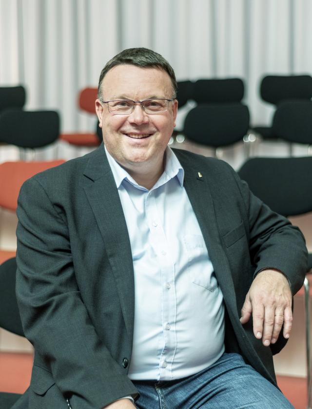 Oliver Sperling