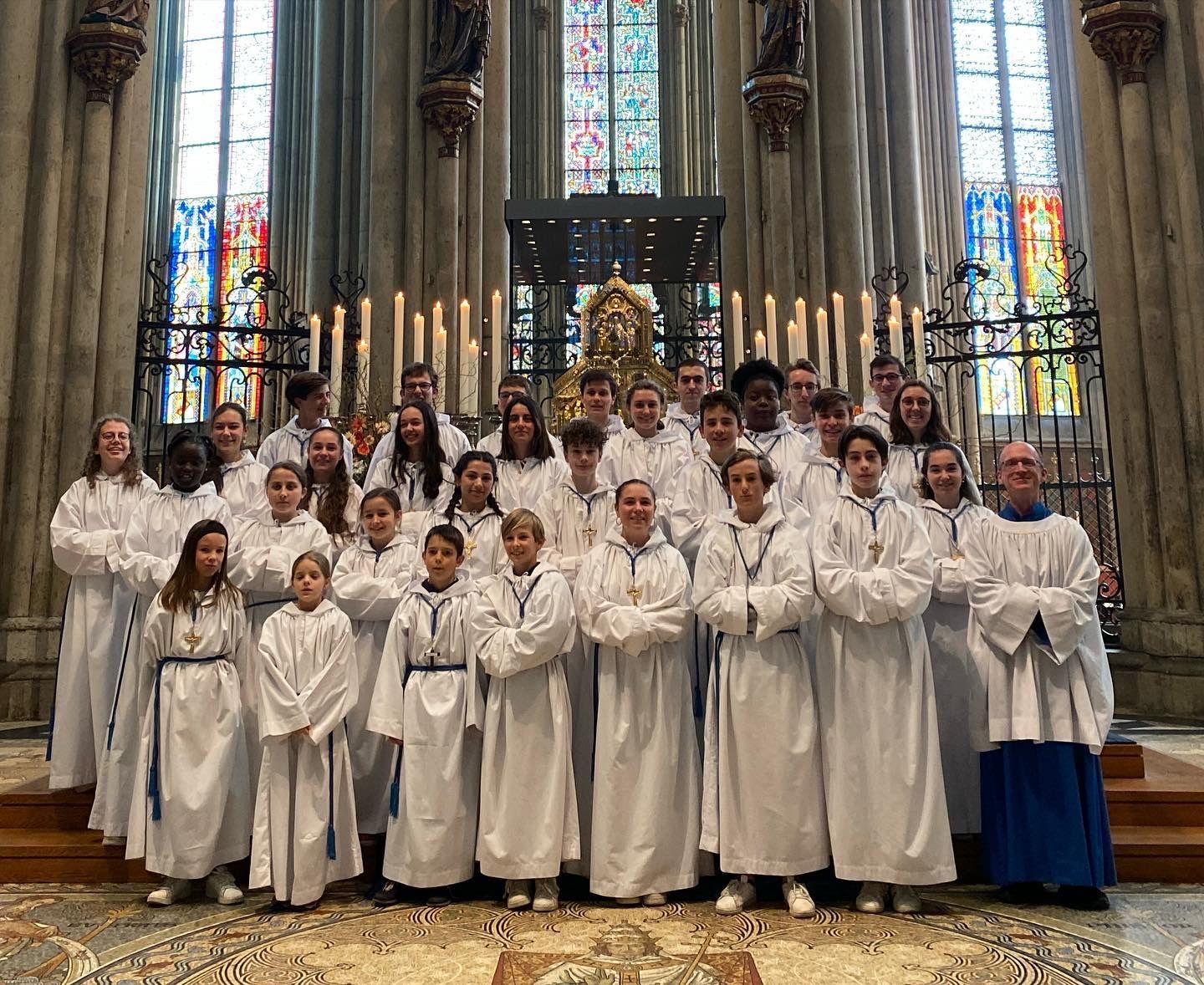 “Petits Chanteurs de Grenoble” mit Chorleiter Paul Steffens