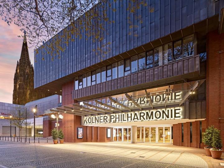 Philharmonie Außen.jpg